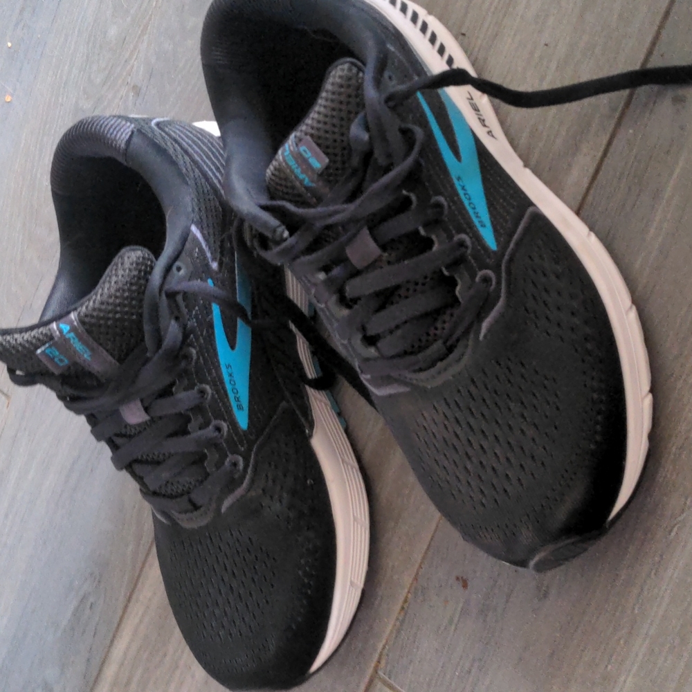 Brooks Ariel Shoes Woman's 8.5